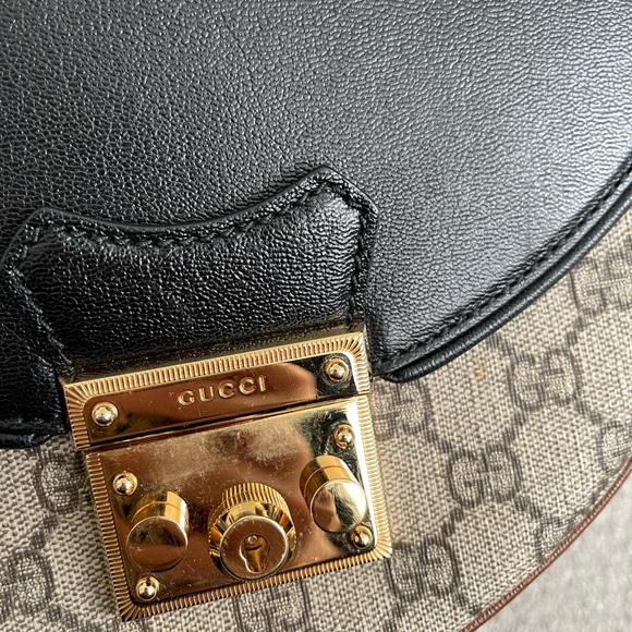 Gucci Padlock Saddle Crossbody - Picture 5 of 16